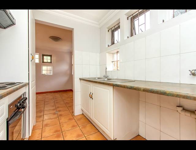2.5 BEDROOM TOWNHOUSE TO LET IN PARKMORE